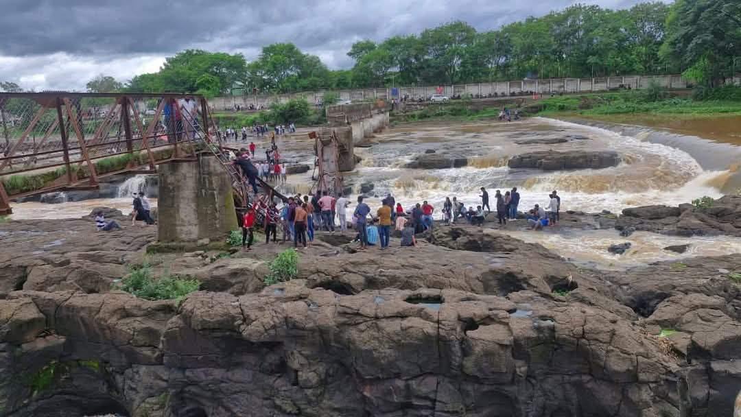 pune bridge collapse